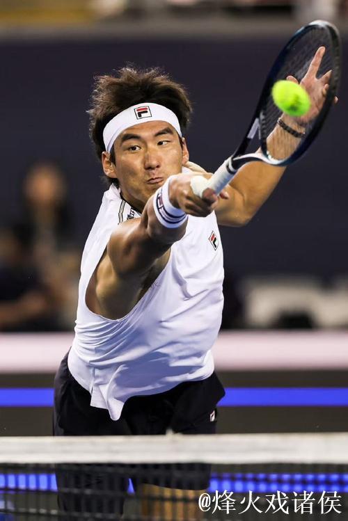 上海赛第3日布云朝克特首轮出局 吴易昺晋级32强 上海赛第3日布云朝克特首轮出局 吴易昺晋级32强